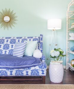 HOW TO DECORATE WITH PRINTS